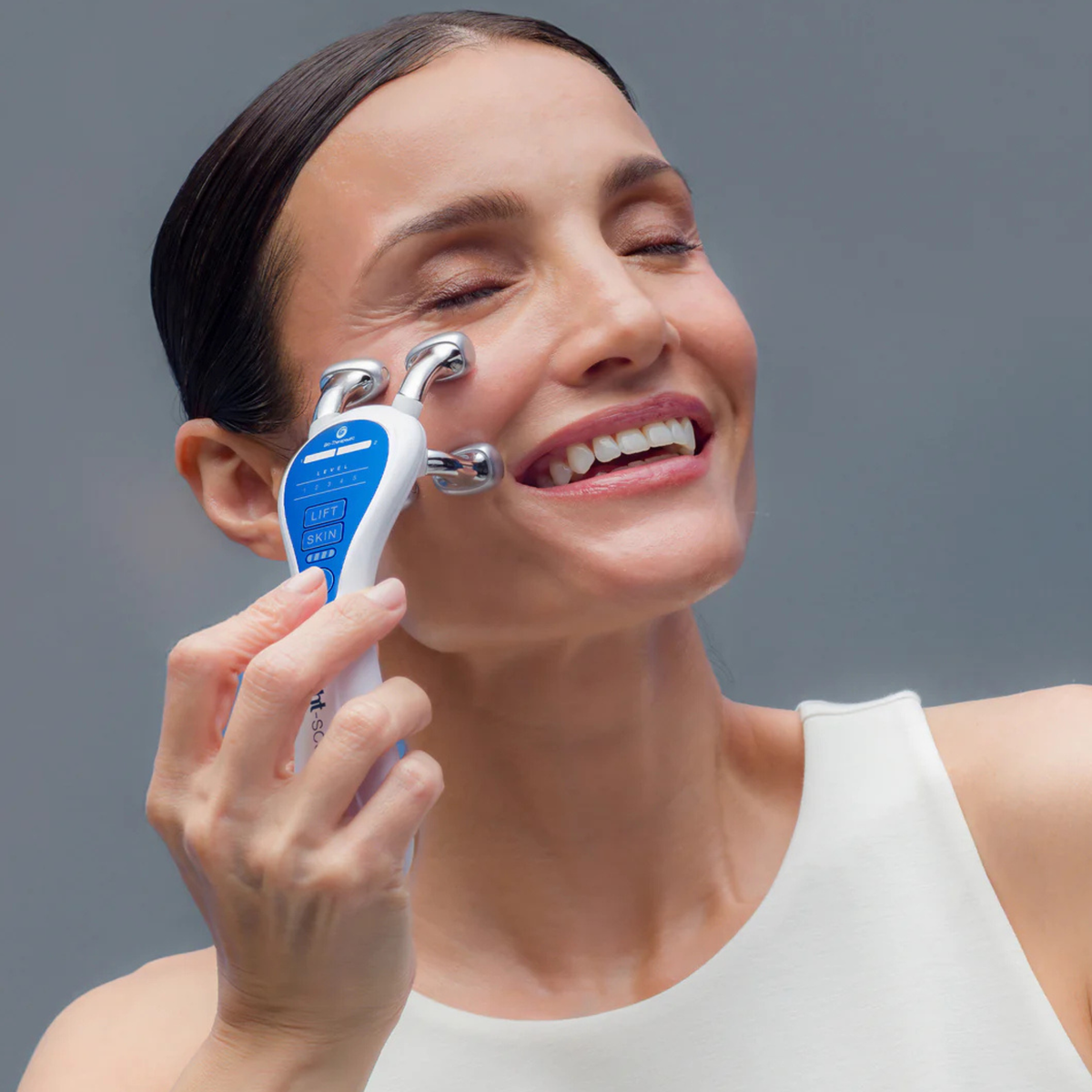 bt-sculpt GEN2 microcurrent device at Pink Avenue Skin Care Toronto